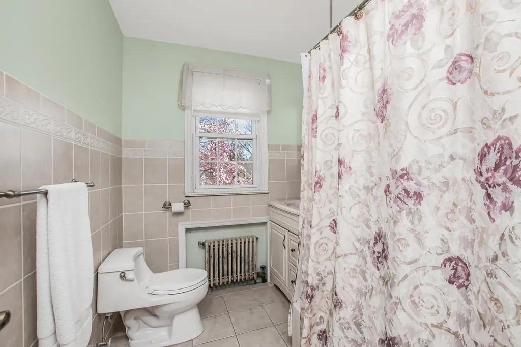 42 Cumberland Drive Yonkers NY 10704