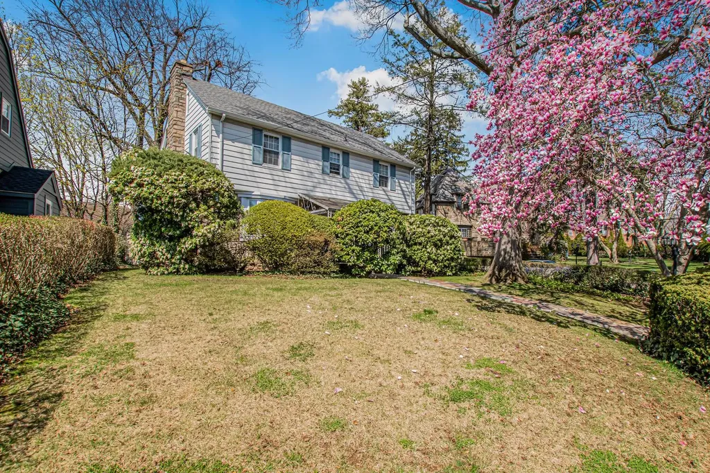 42 Cumberland Drive Yonkers NY 10704