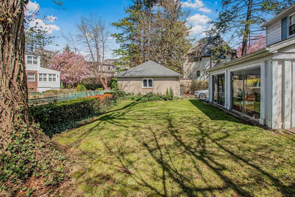 42 Cumberland Drive Yonkers NY 10704