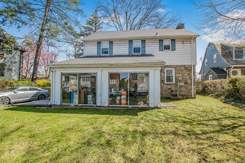42 Cumberland Drive Yonkers NY 10704