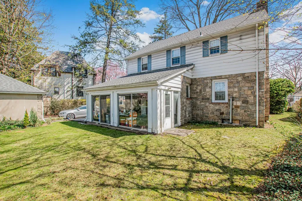 42 Cumberland Drive Yonkers NY 10704