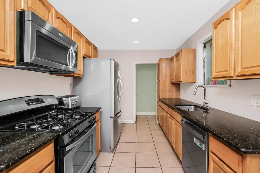 42 Cumberland Drive Yonkers NY 10704