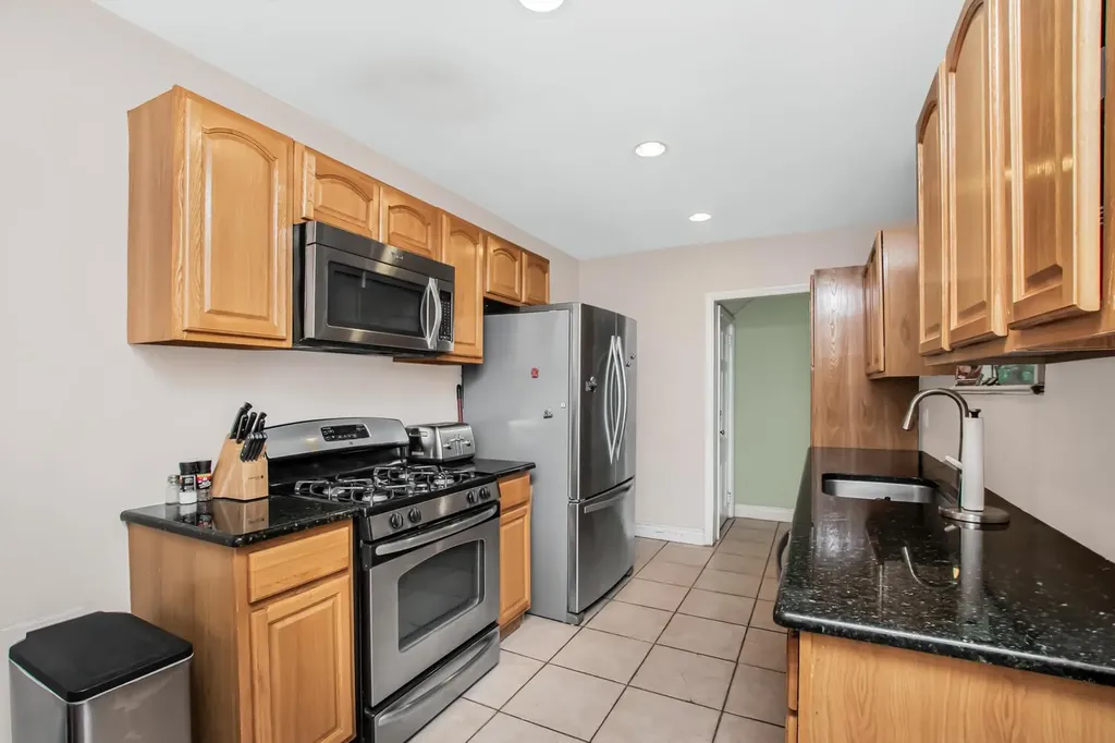 42 Cumberland Drive Yonkers NY 10704