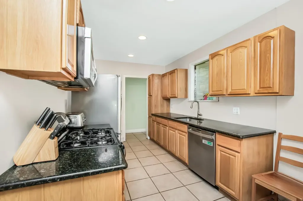 42 Cumberland Drive Yonkers NY 10704