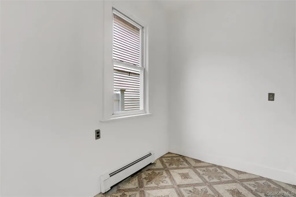 69 Hewlett Street Hempstead NY 11550