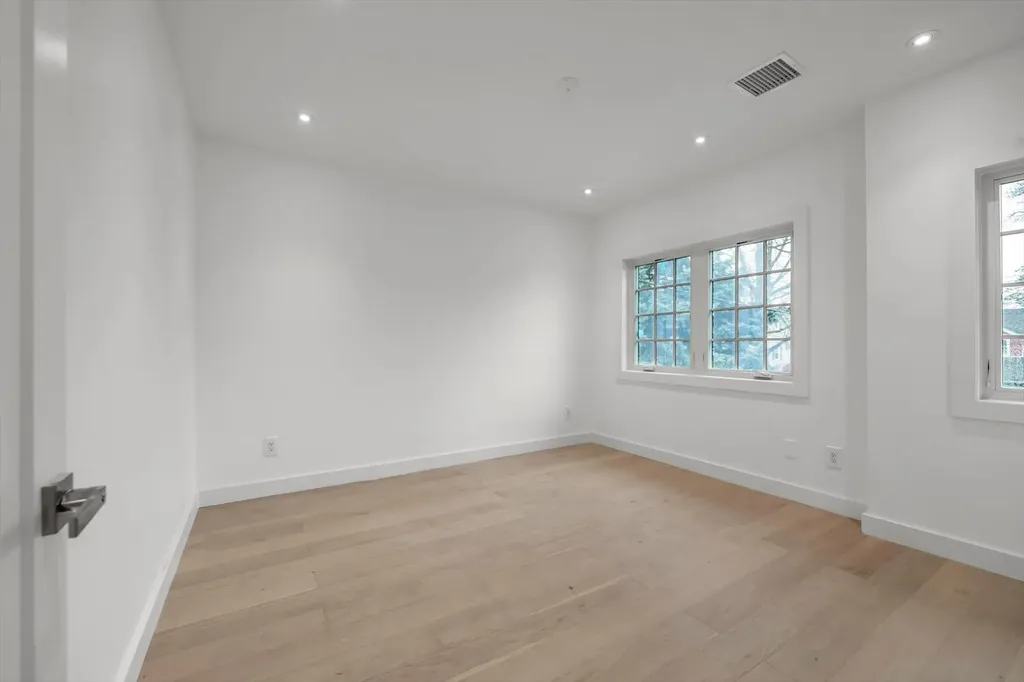 3369 164th Street Flushing NY 11358