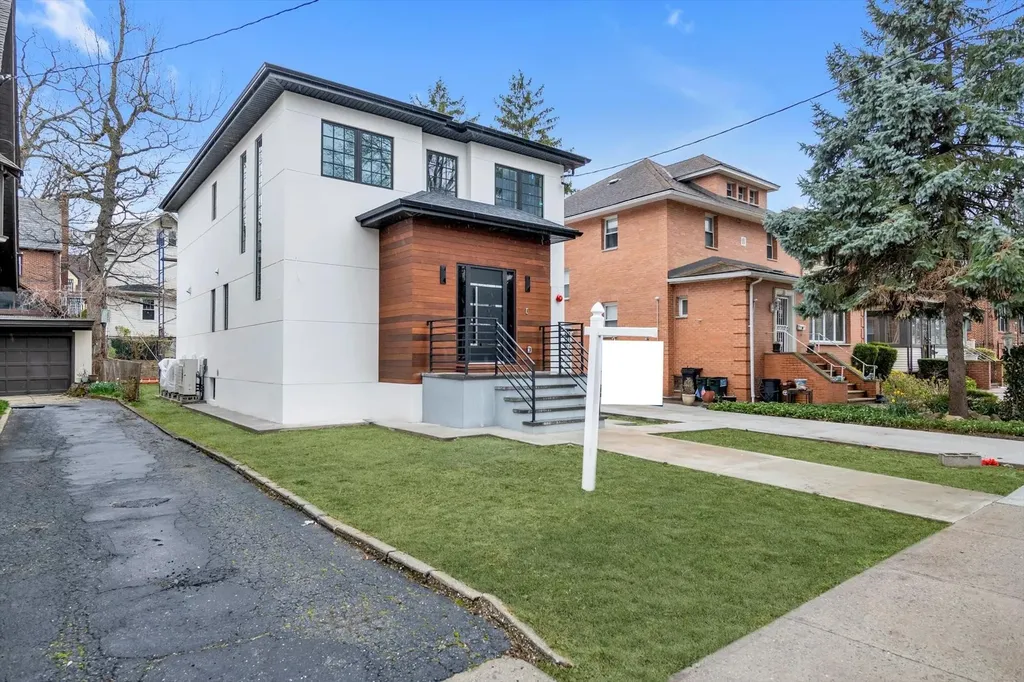 3369 164th Street Flushing NY 11358