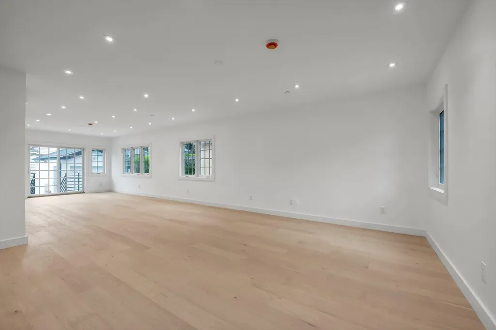 3369 164th Street Flushing NY 11358