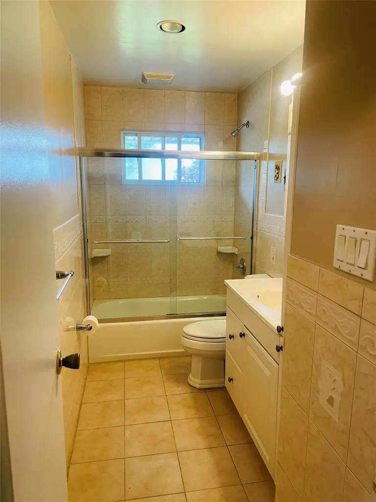 170 11th Street West Babylon NY 11704