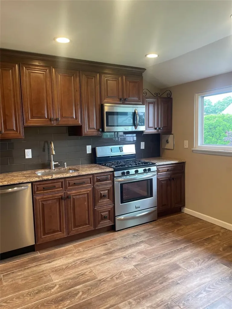 170 11th Street West Babylon NY 11704