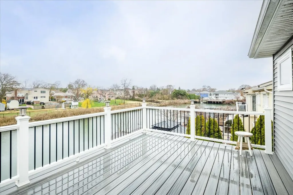 3258 Neptune Avenue Oceanside NY 11572