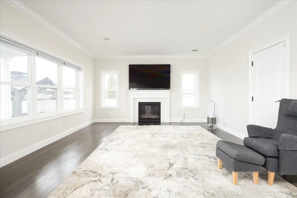 3258 Neptune Avenue Oceanside NY 11572