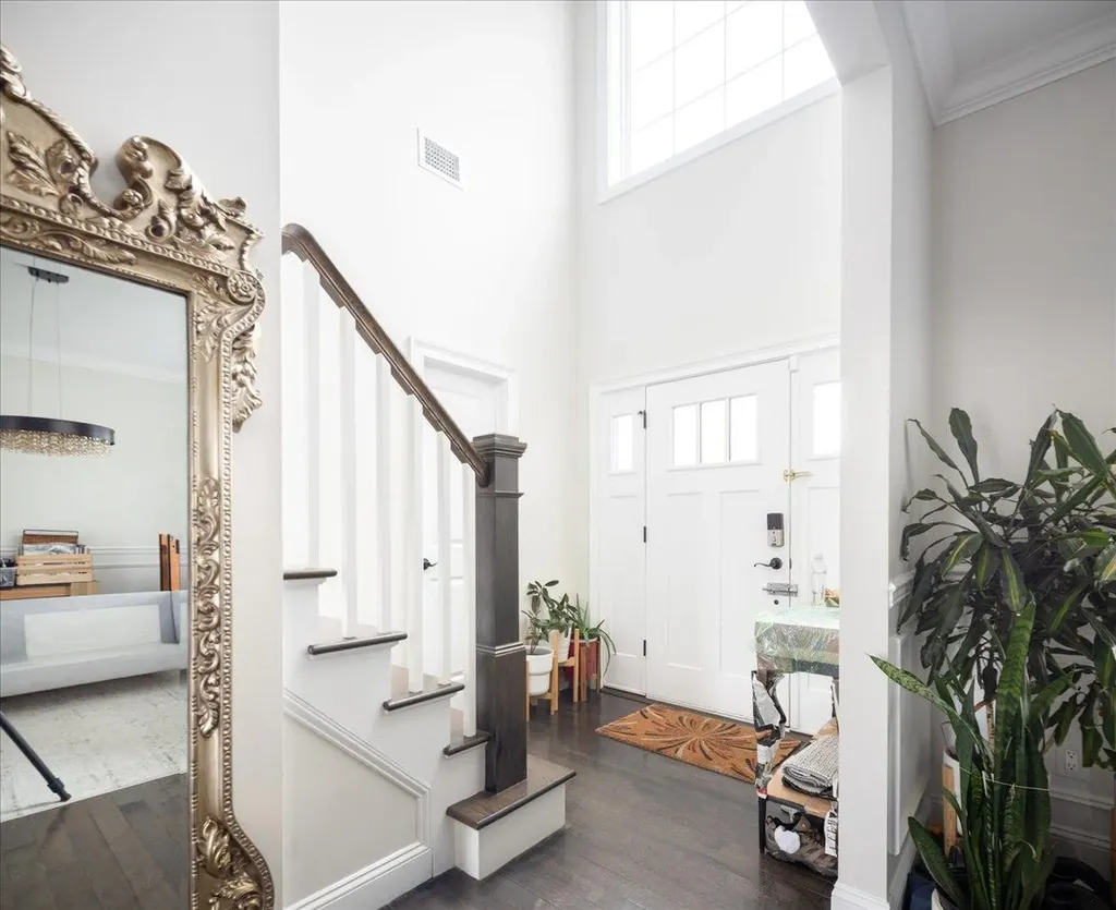 3258 Neptune Avenue Oceanside NY 11572