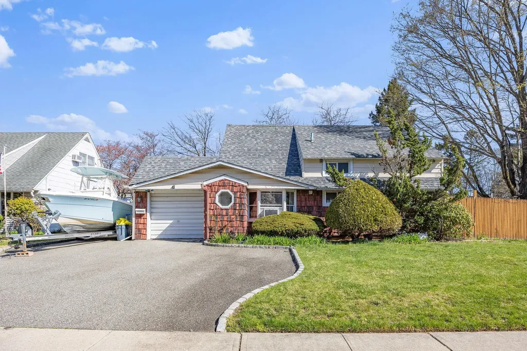 327 Acre Lane Hicksville NY 11801