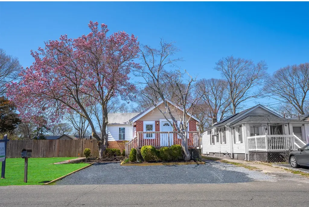 100 S Evergreen Drive Selden NY 11784