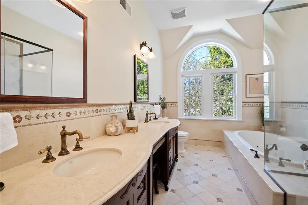 210 Clayton Road Scarsdale NY 10583