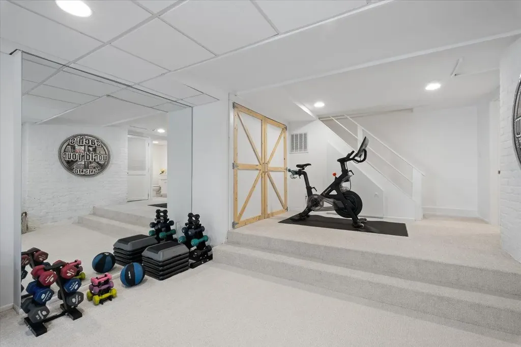 210 Clayton Road Scarsdale NY 10583