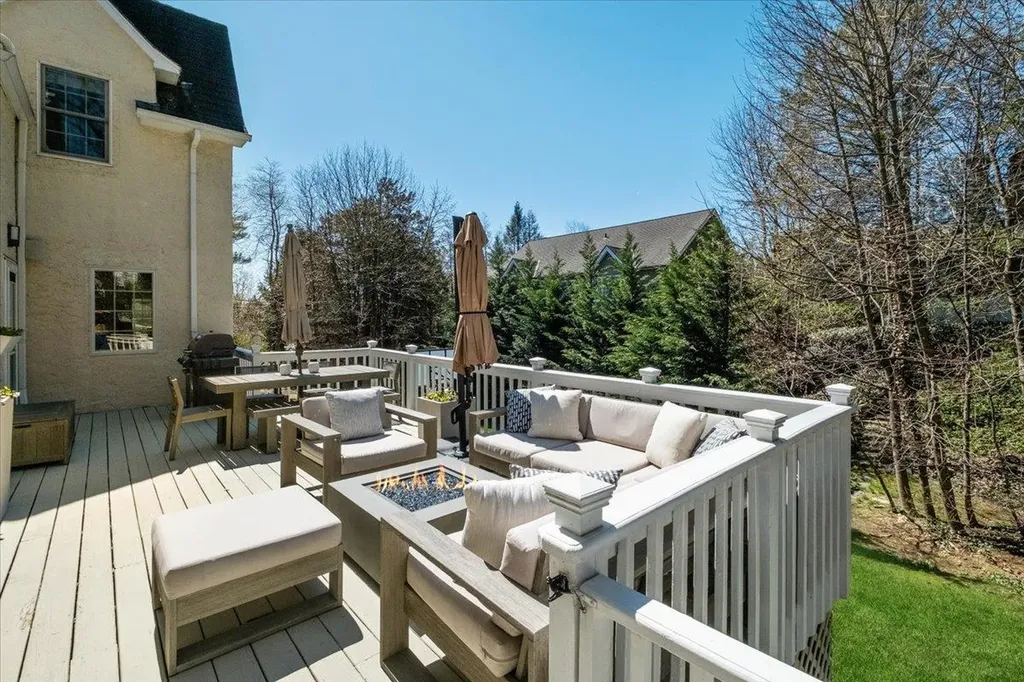 210 Clayton Road Scarsdale NY 10583