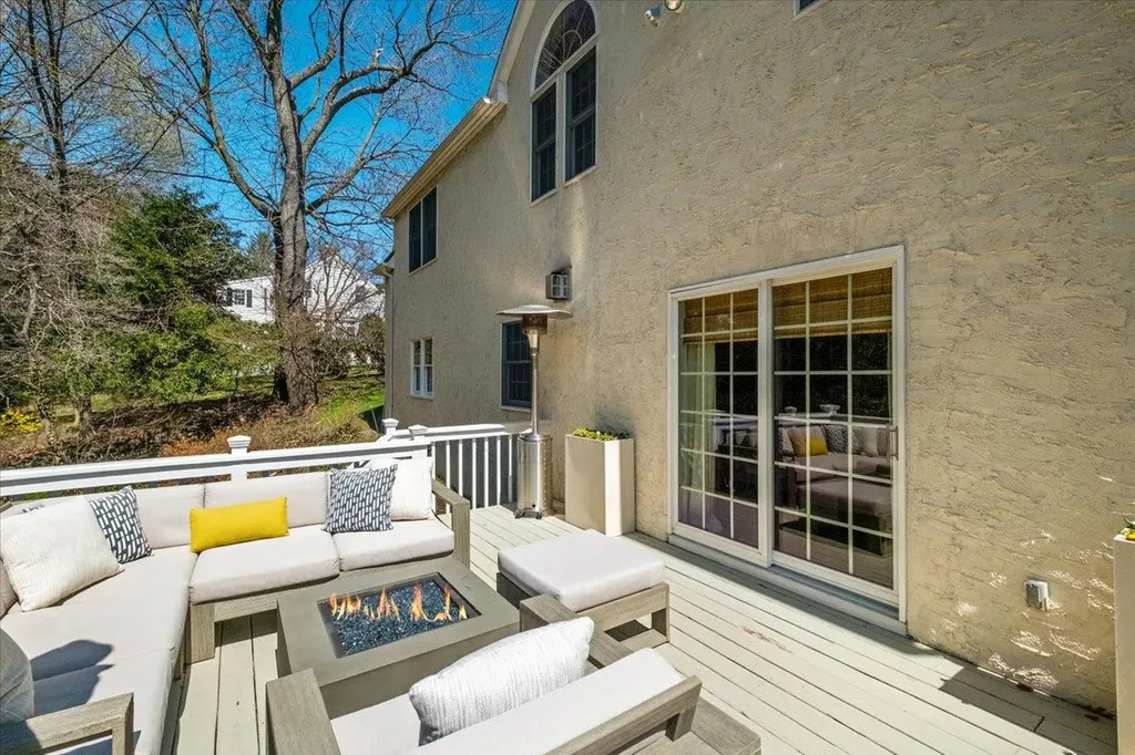 210 Clayton Road Scarsdale NY 10583