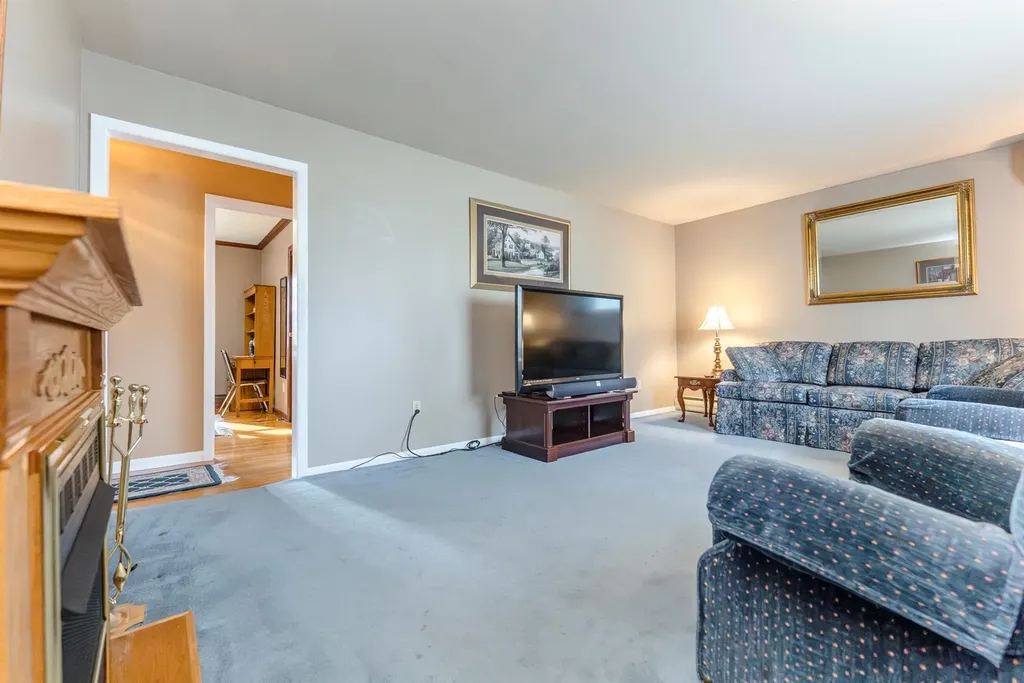 8 Vans Terrace Lake Katrine NY 12449