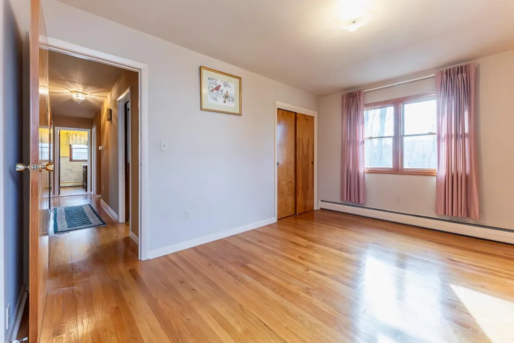 8 Vans Terrace Lake Katrine NY 12449