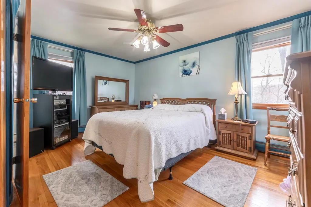 8 Vans Terrace Lake Katrine NY 12449