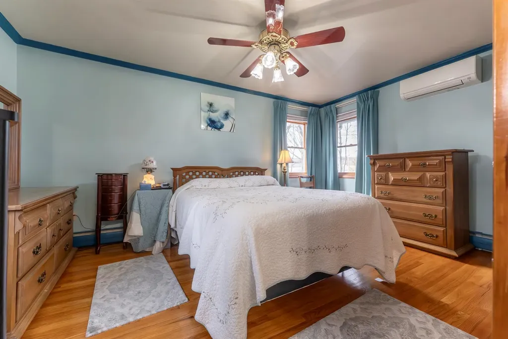 8 Vans Terrace Lake Katrine NY 12449