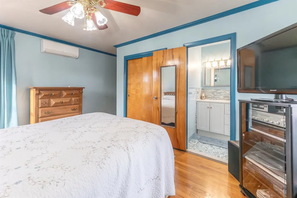 8 Vans Terrace Lake Katrine NY 12449