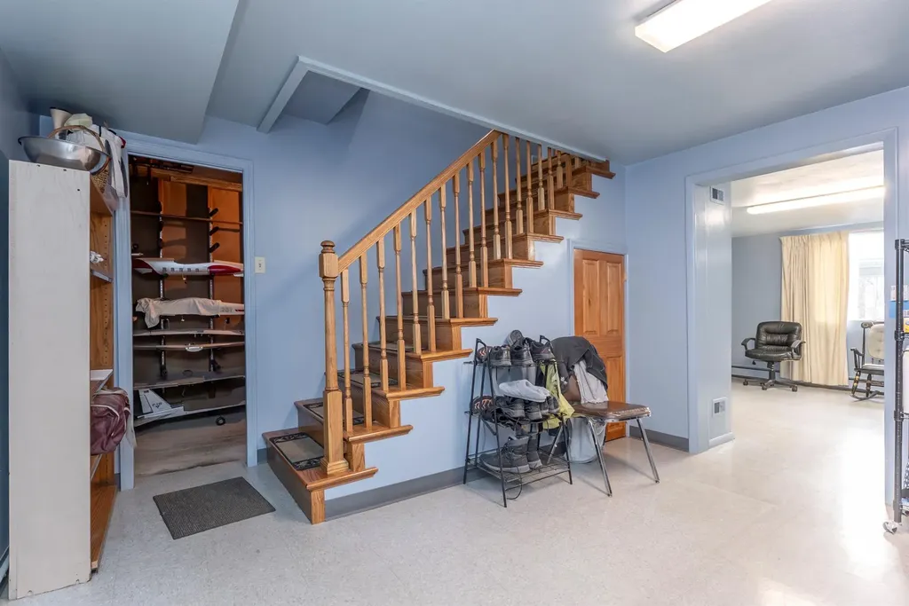 8 Vans Terrace Lake Katrine NY 12449
