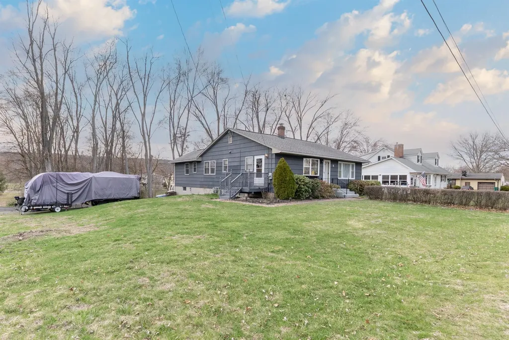 8 Vans Terrace Lake Katrine NY 12449
