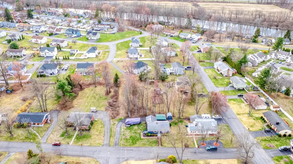 8 Vans Terrace Lake Katrine NY 12449