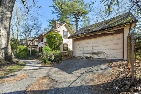 5122 Post Road Bronx NY 10471