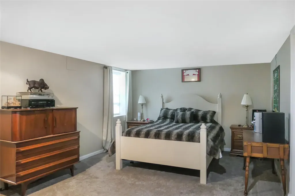 9 W Woodside Court Patchogue NY 11772
