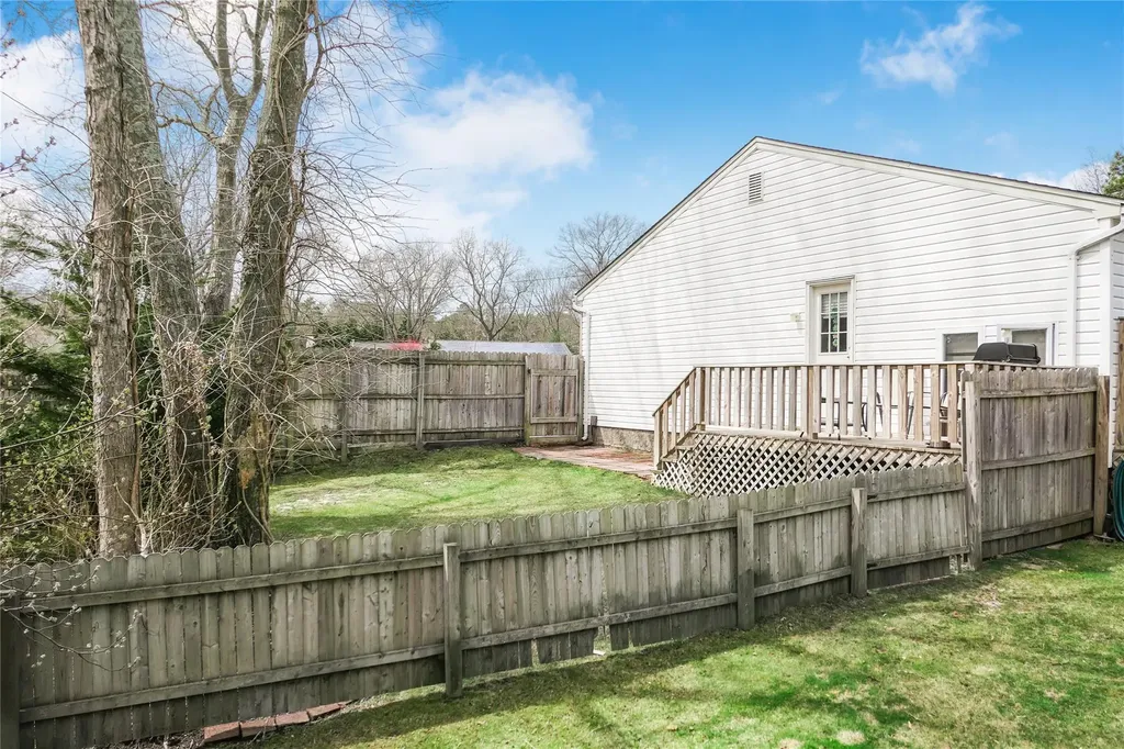9 W Woodside Court Patchogue NY 11772