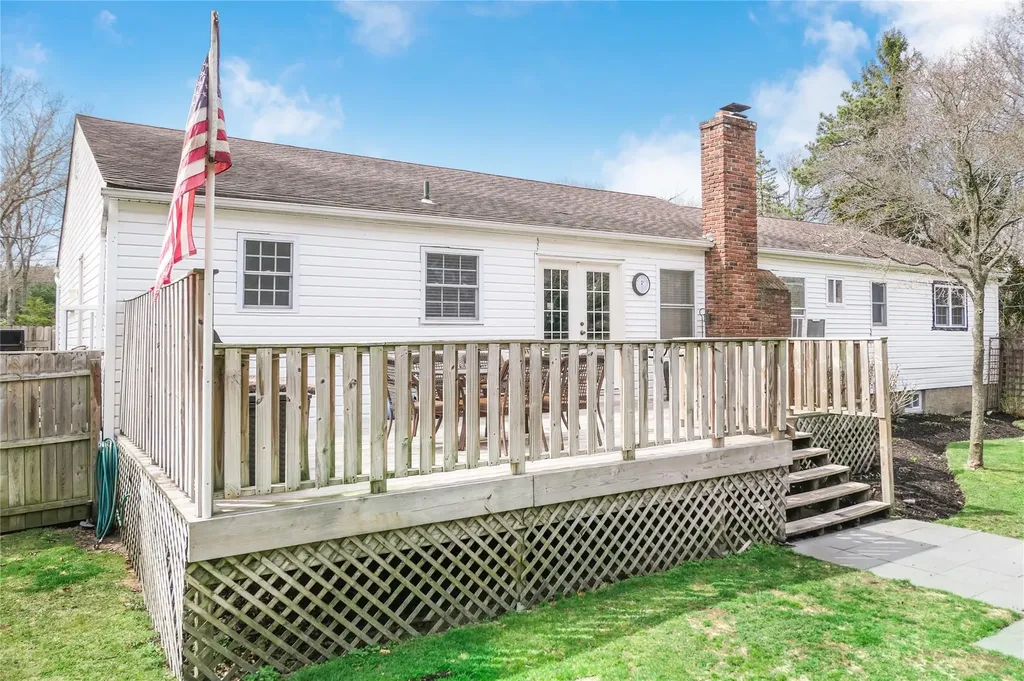 9 W Woodside Court Patchogue NY 11772