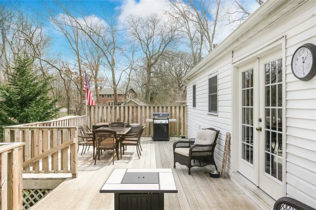9 W Woodside Court Patchogue NY 11772