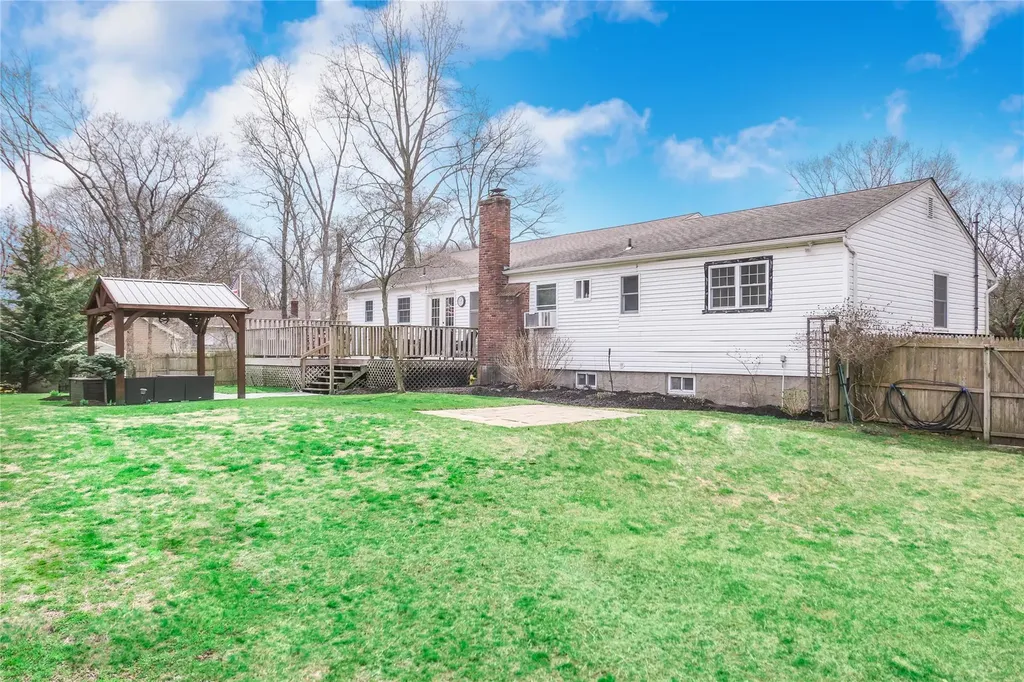 9 W Woodside Court Patchogue NY 11772