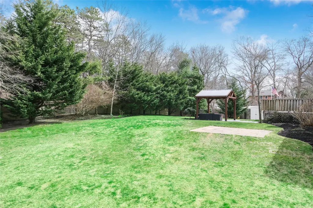 9 W Woodside Court Patchogue NY 11772