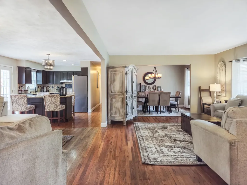 9 W Woodside Court Patchogue NY 11772