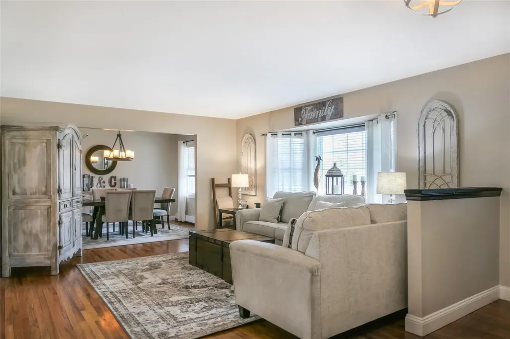 9 W Woodside Court Patchogue NY 11772