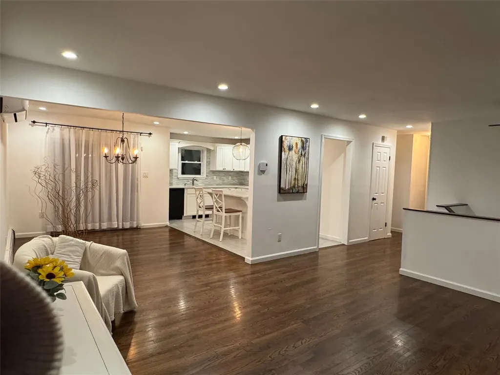 5 Humming Lane Coram NY 11727