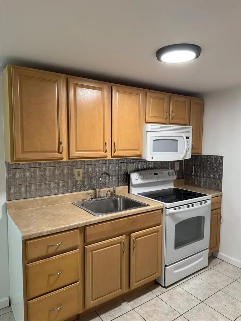 5 Humming Lane Coram NY 11727