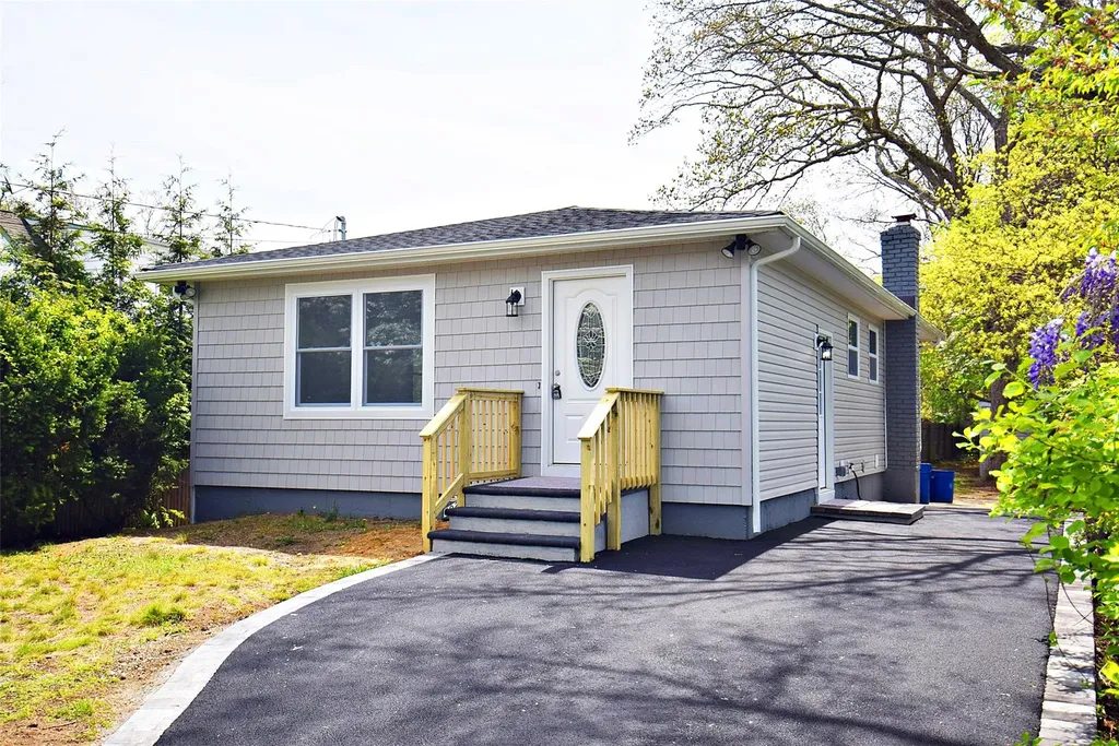 502 Nicolls Road Deer Park NY 11729