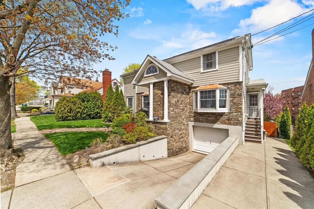 31 Clayton Place Yonkers NY 10704