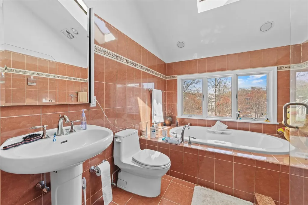 31 Clayton Place Yonkers NY 10704