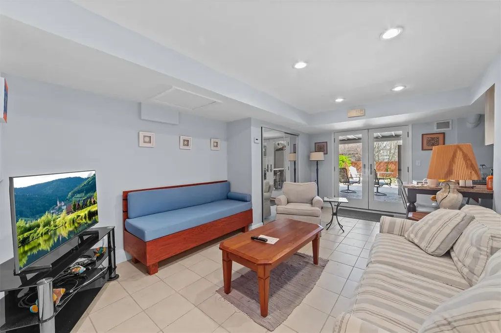 31 Clayton Place Yonkers NY 10704