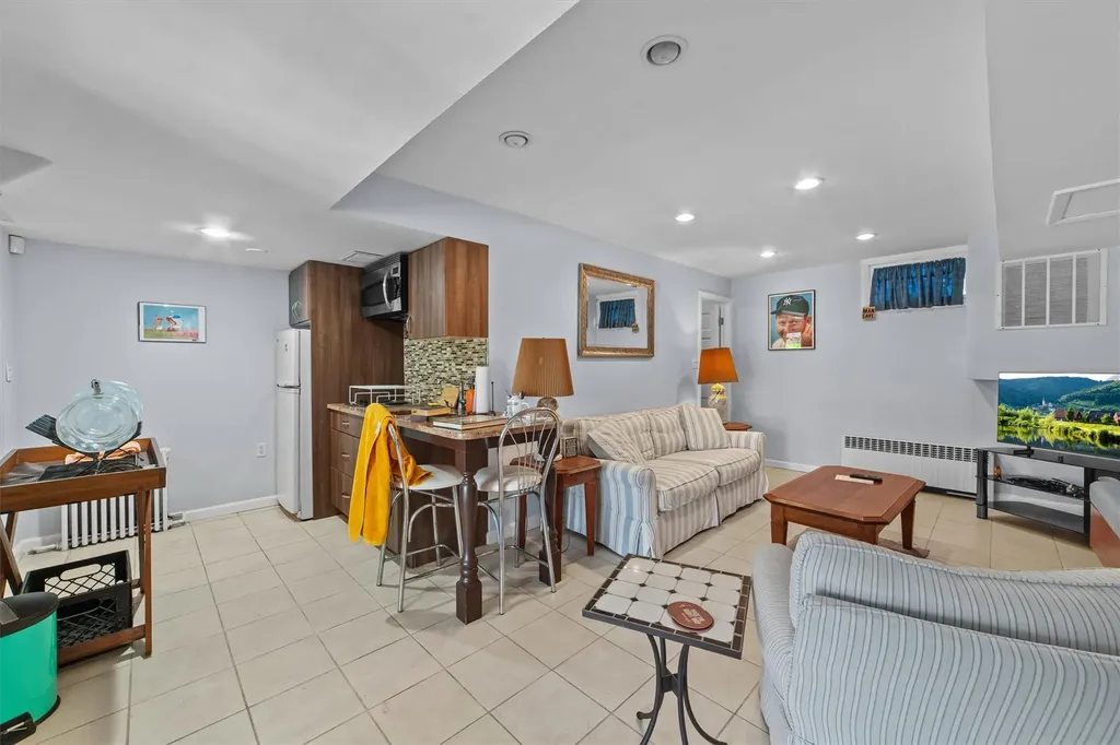 31 Clayton Place Yonkers NY 10704