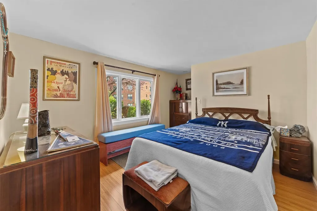 31 Clayton Place Yonkers NY 10704