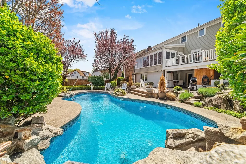 31 Clayton Place Yonkers NY 10704