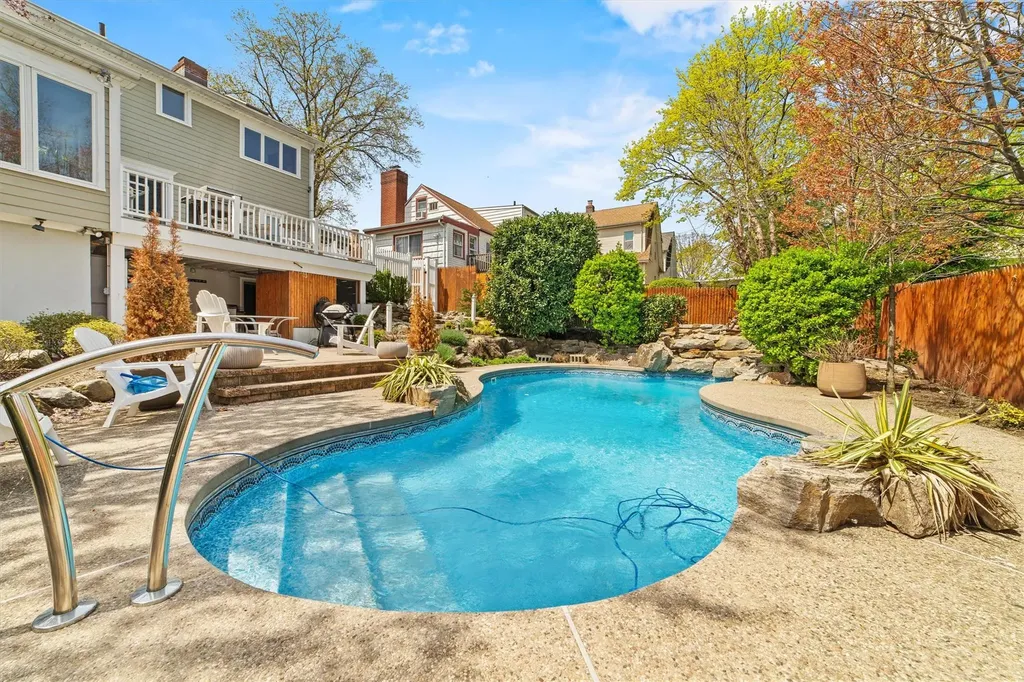 31 Clayton Place Yonkers NY 10704